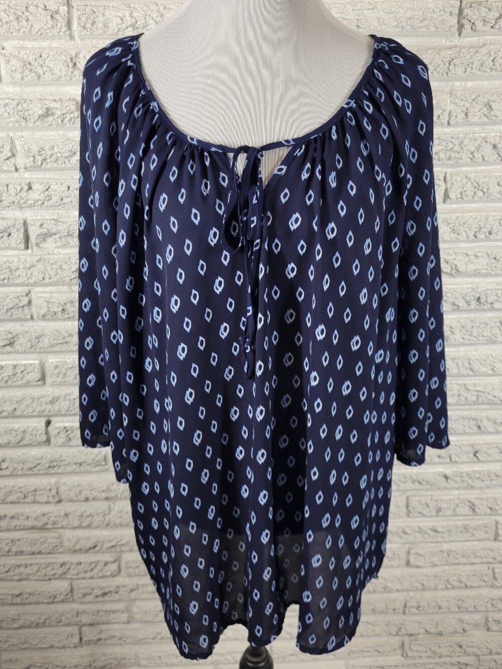 Faded Glory Blue Geometric Tunic Blouse Women 2X Plus Keyhole Sheer GEO205E